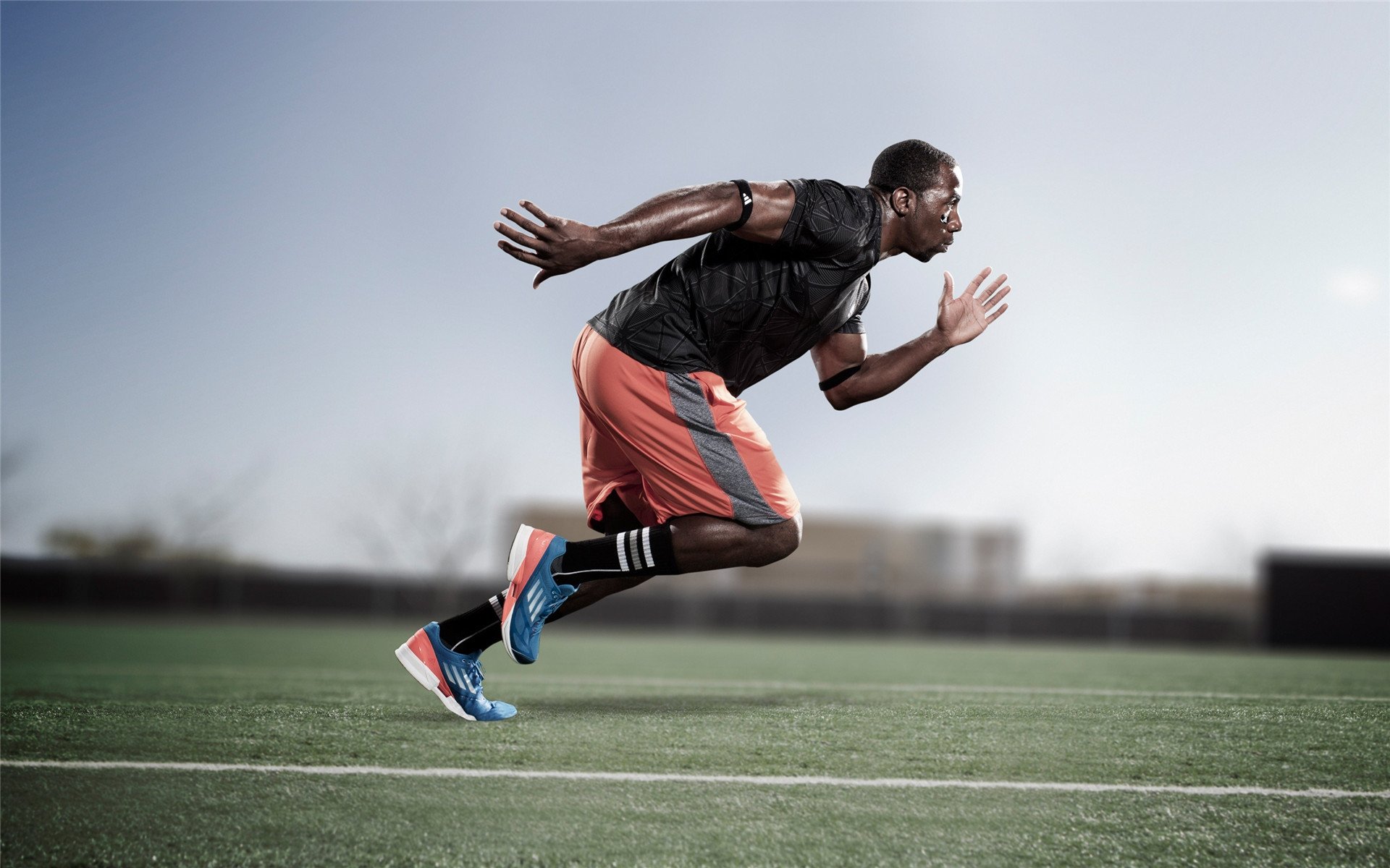 弗朗索瓦·霍尔茨豪伊泽：作为南非队的核心传球手，他的每次决策至关重要